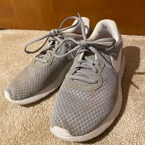 grey nike roshes size 8
